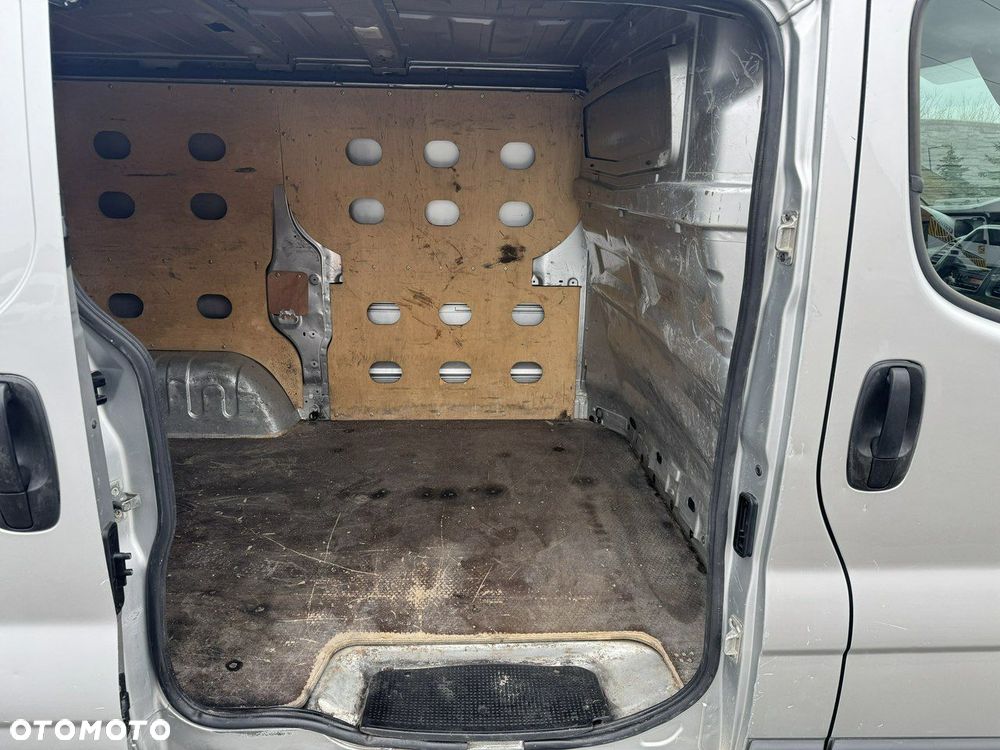 Opel Vivaro - 14