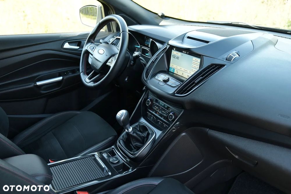 Ford Kuga 2.0 TDCi 4x4 ST-Line - 24