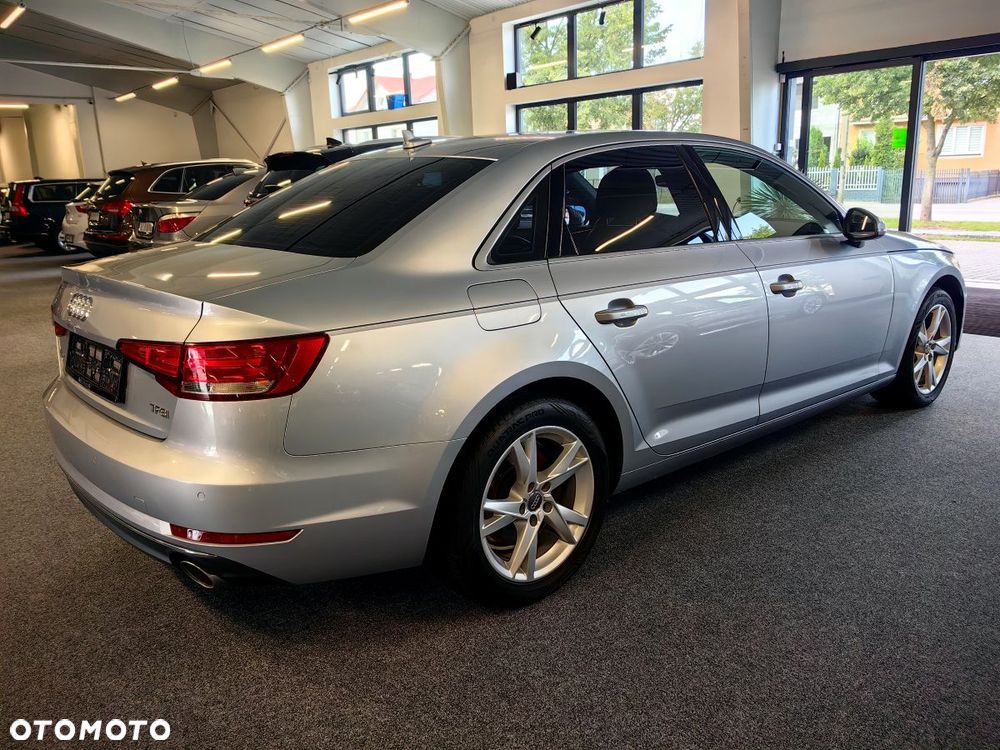 Audi A4 Limousine 2.0 TFSI ultra Sport S tronic - 4