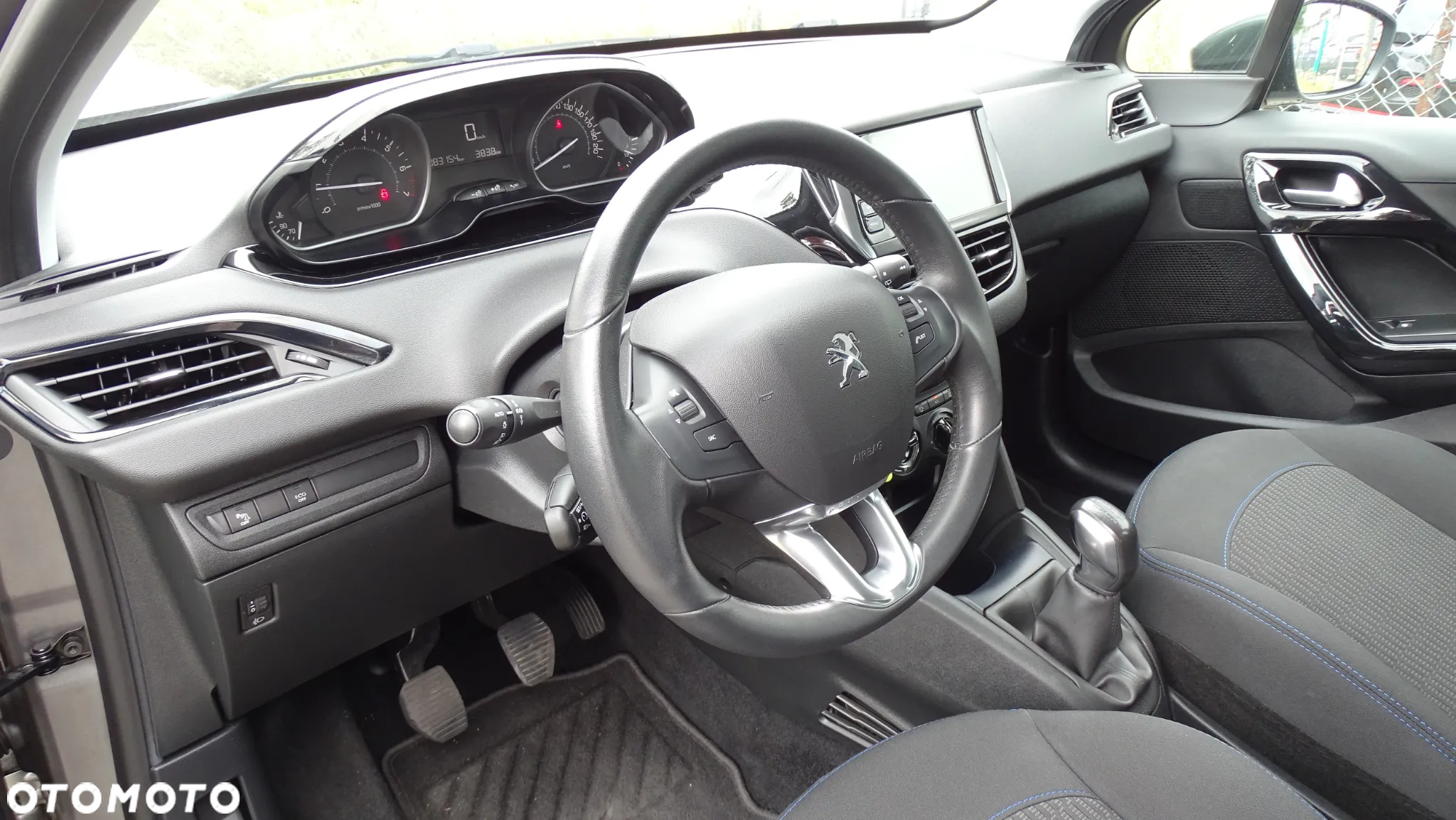 Peugeot 208 PureTech 82 Stop & Start Signature - 12