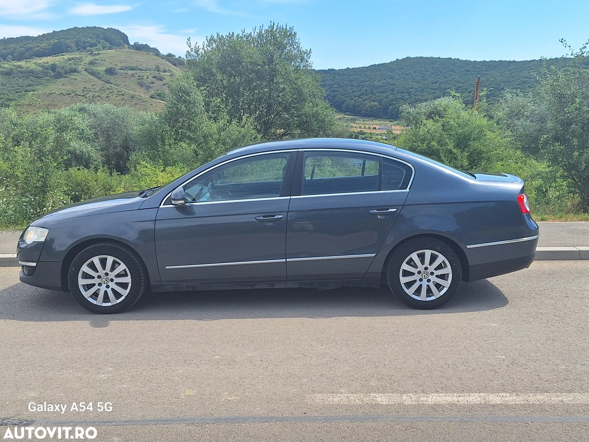 Volkswagen Passat 2.0 TDI DPF BlueMotion Technology Trendline - 2