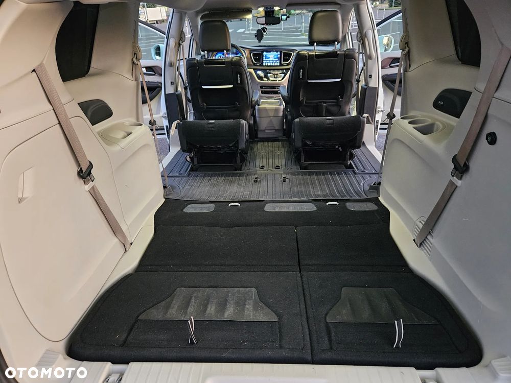 Chrysler Pacifica - 26