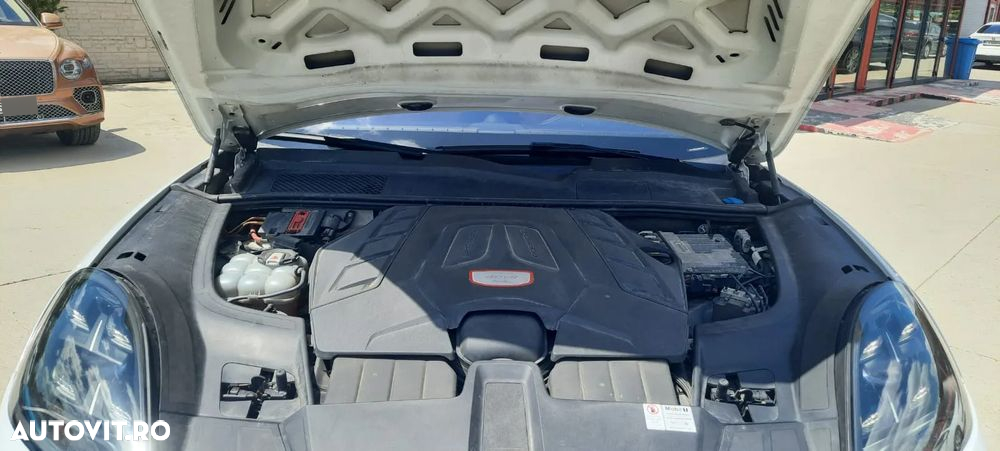 Porsche Cayenne - 15