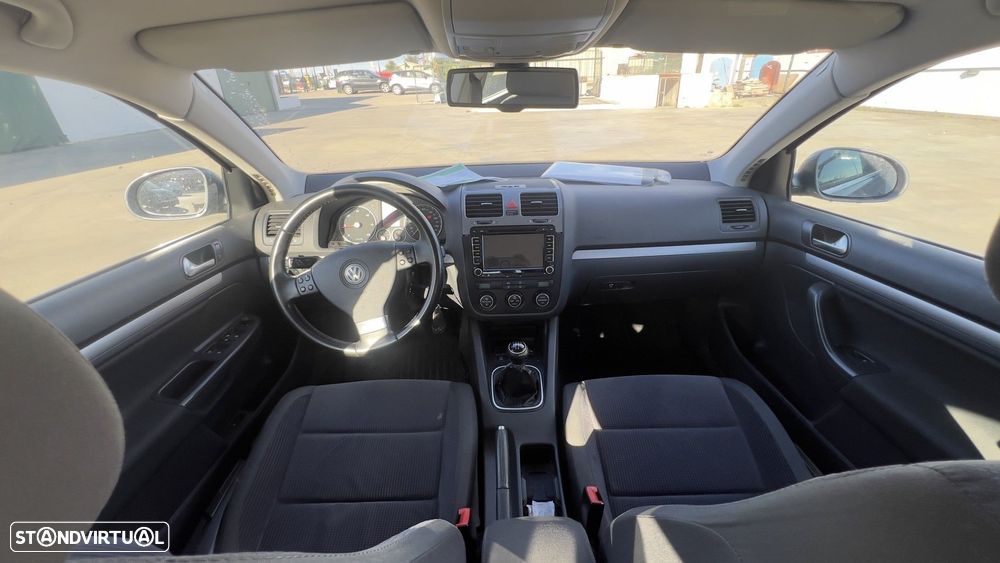 VW Jetta 1.9 TDi BlueM. Confortline - 9