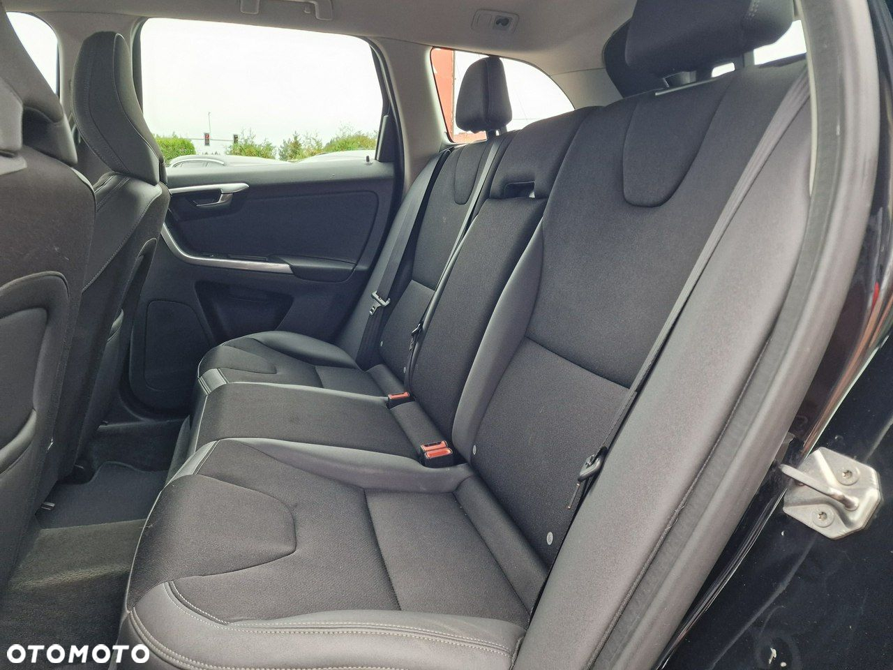 Volvo XC 60 D4 Geartronic Momentum - 19