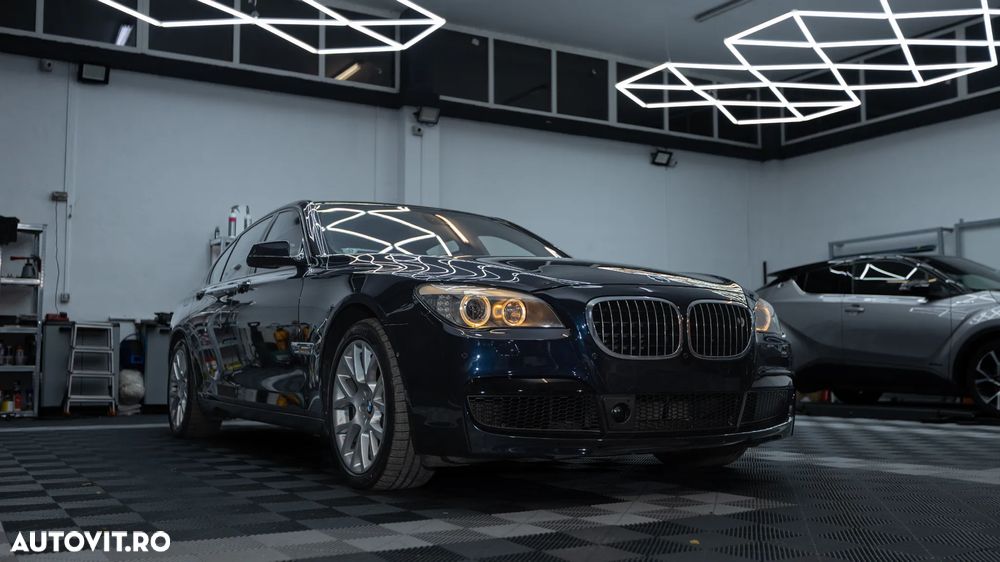BMW Seria 7 750i xDrive - 2