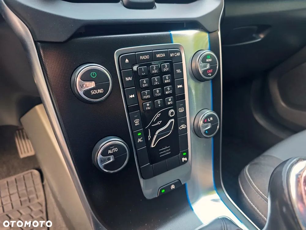 Volvo V40 D2 Momentum - 37