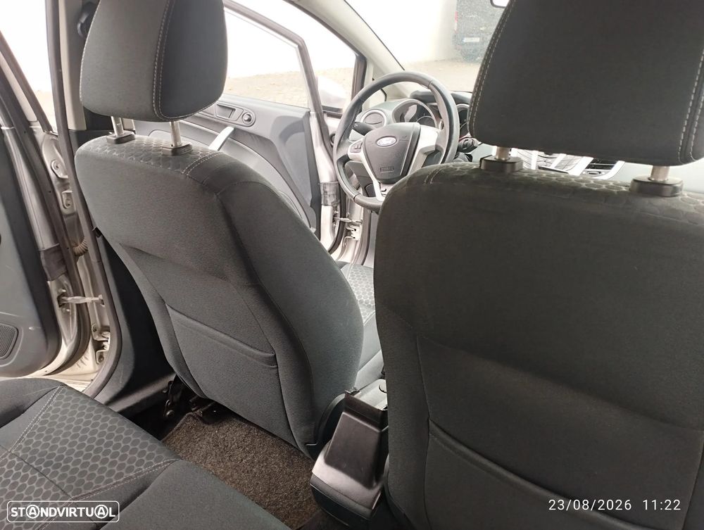 Ford Fiesta - 2