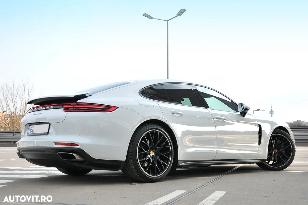 Porsche Panamera - 4