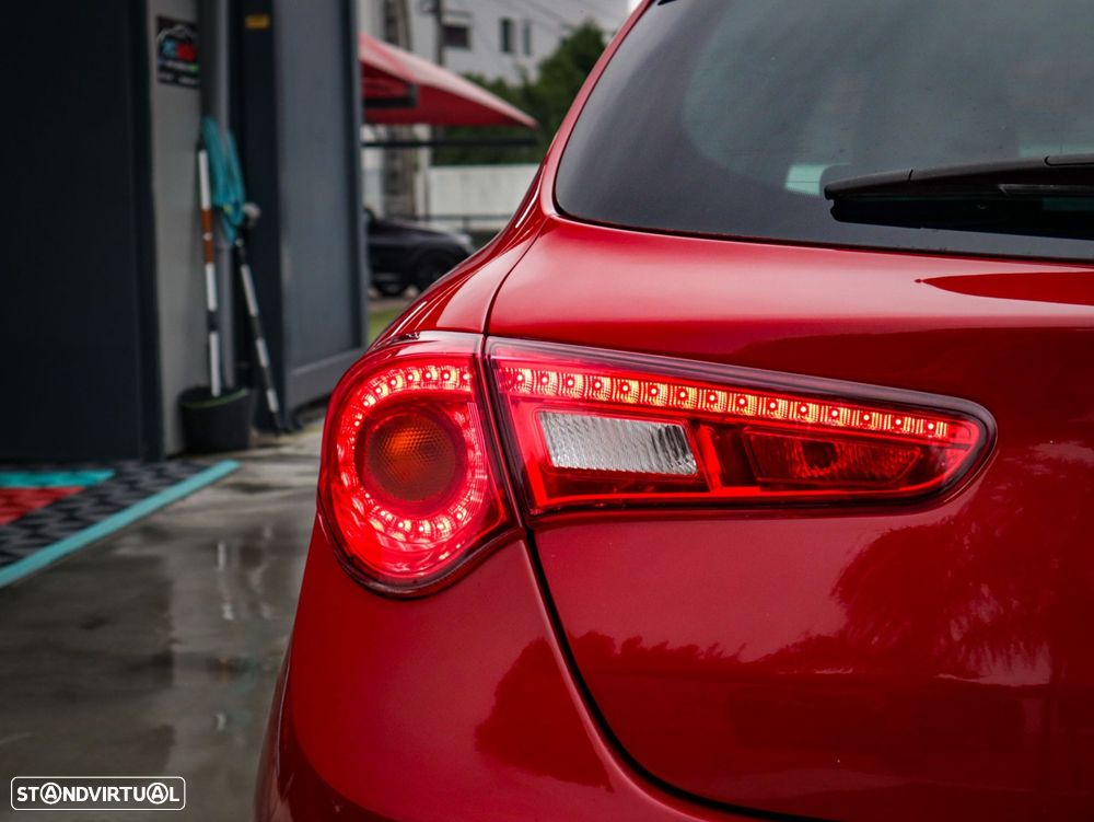 Alfa Romeo Giulietta 1.6 JTDm Exclusive - 10