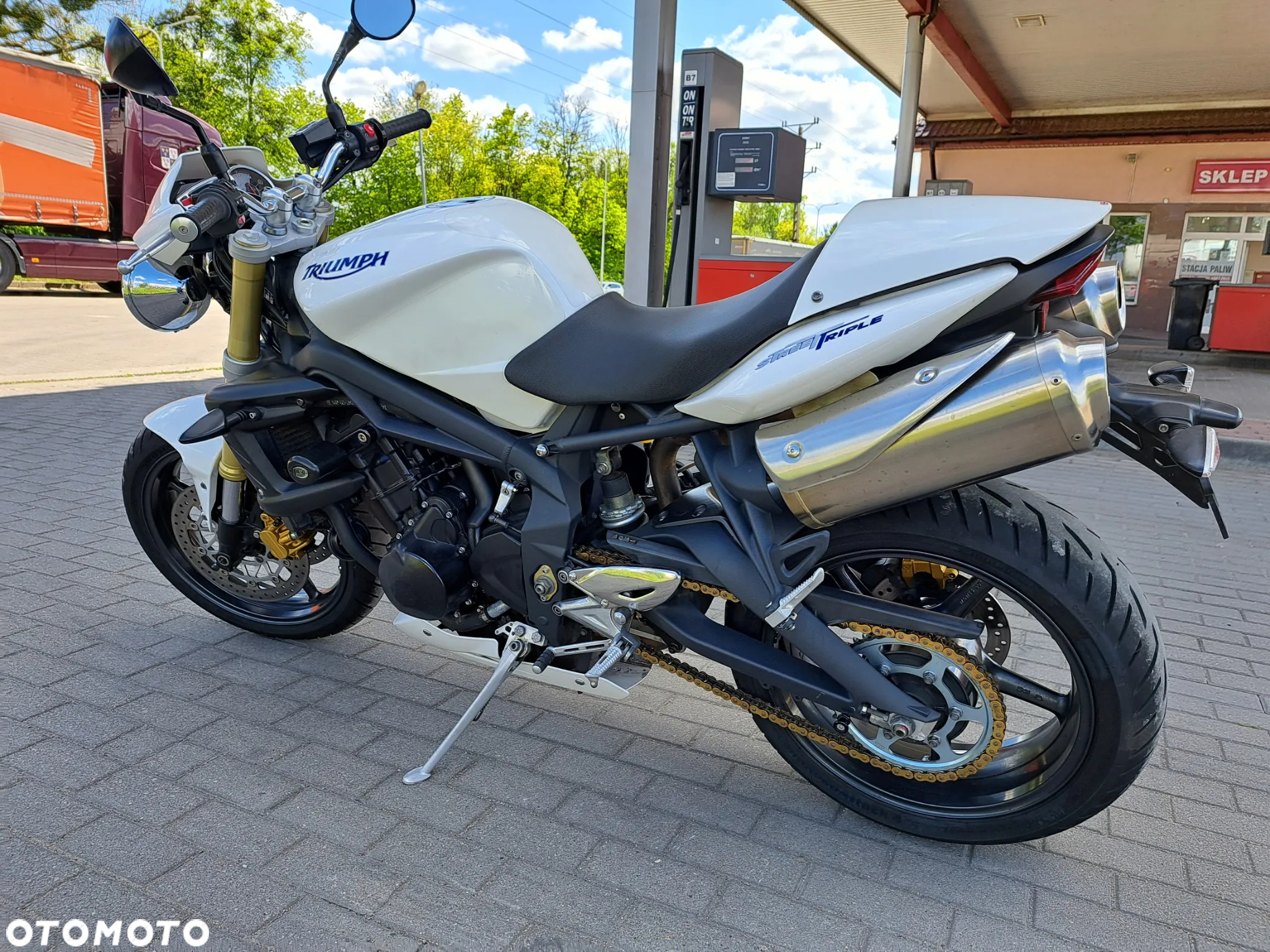 Triumph Street Triple - 9