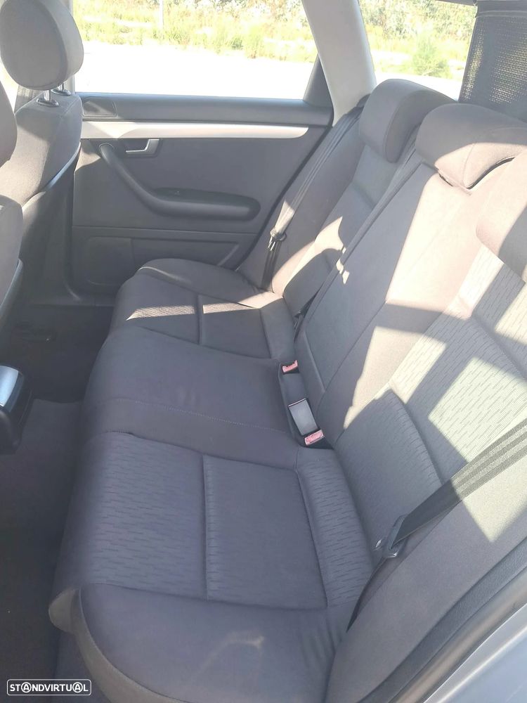 Audi A4 Avant 2.0 TDi S-line - 5
