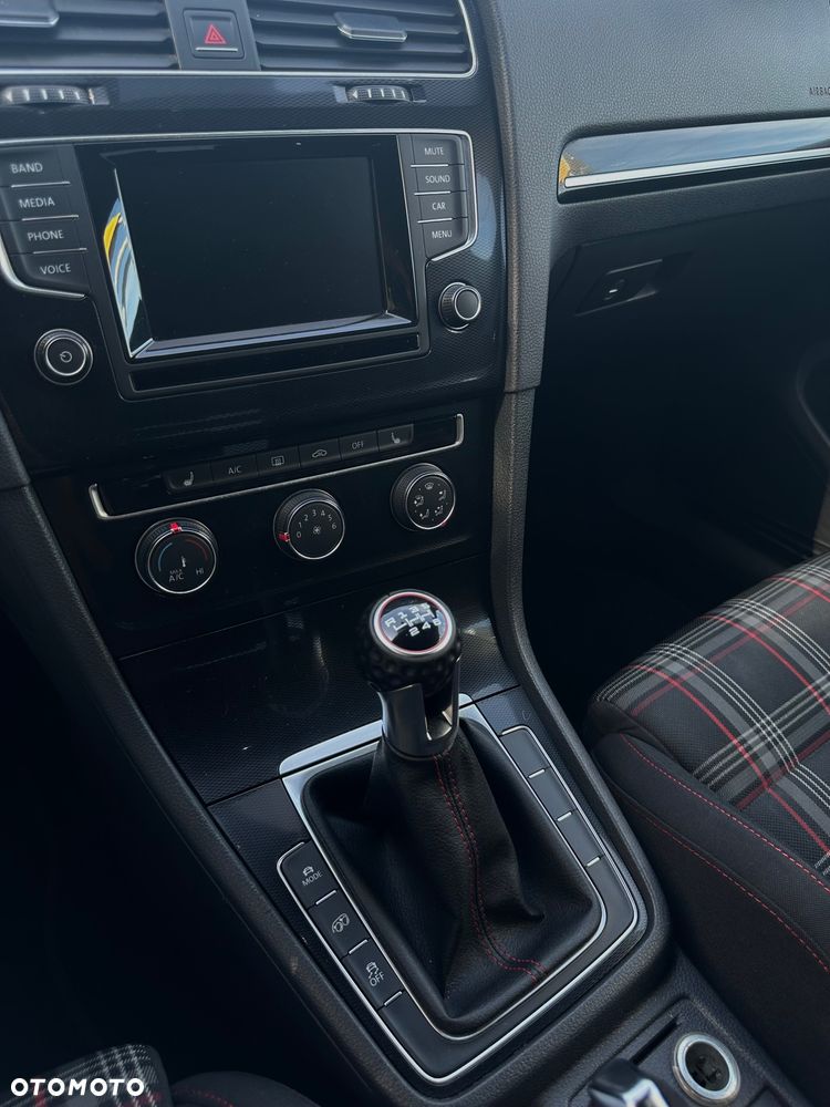 Volkswagen Golf 2.0 GTI - 30