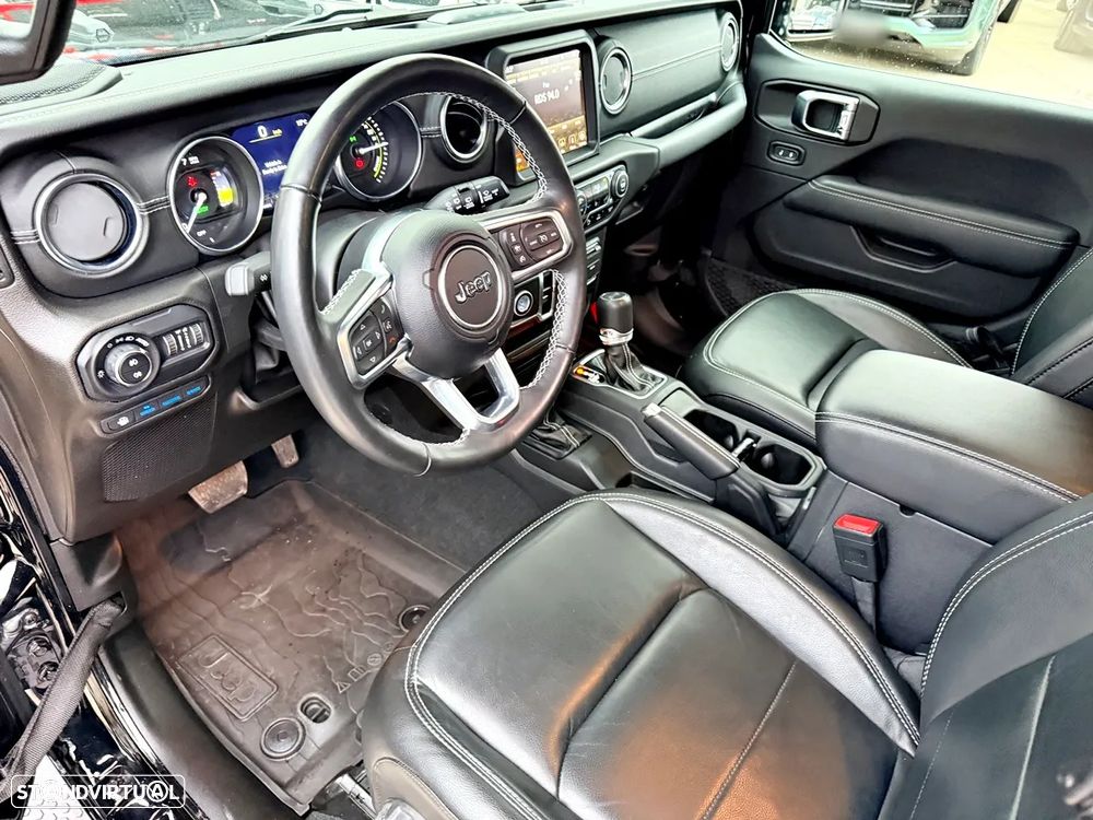 Jeep Wrangler Unlimited - 22