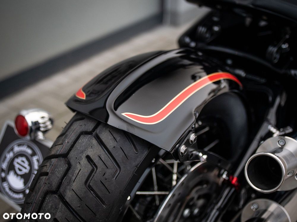 Harley-Davidson Softail Street Bob - 11