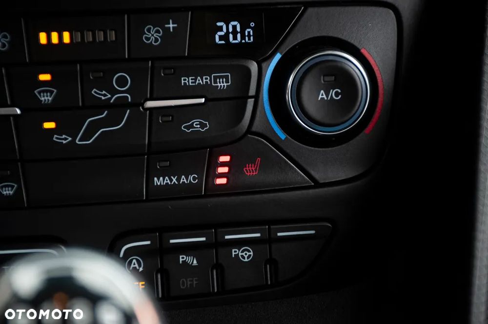 Ford Tourneo Connect 1.5 EcoBlue Start-Stop Titanium - 37