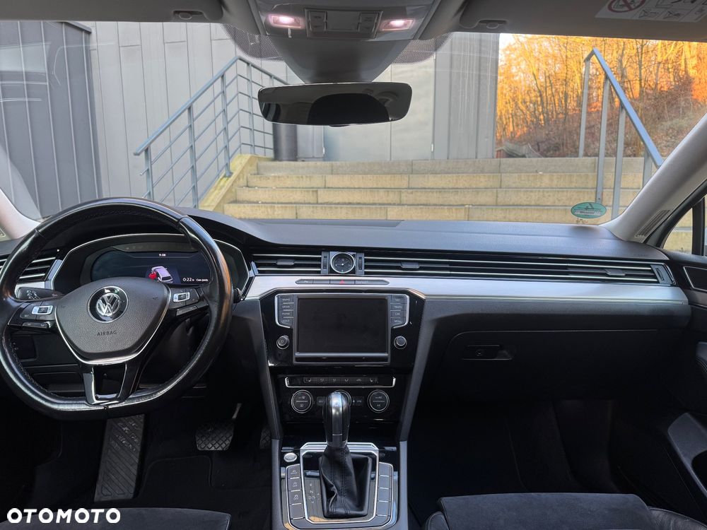 Volkswagen Passat 2.0 TDI SCR DSG Highline - 19