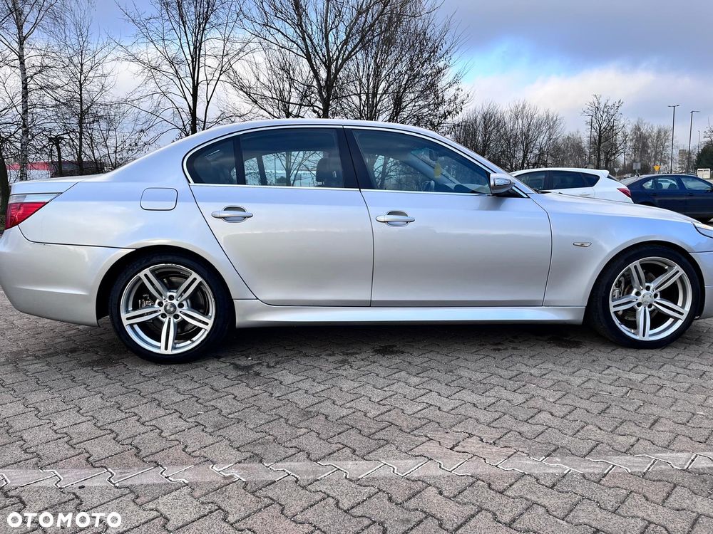 BMW Seria 5 545i - 5