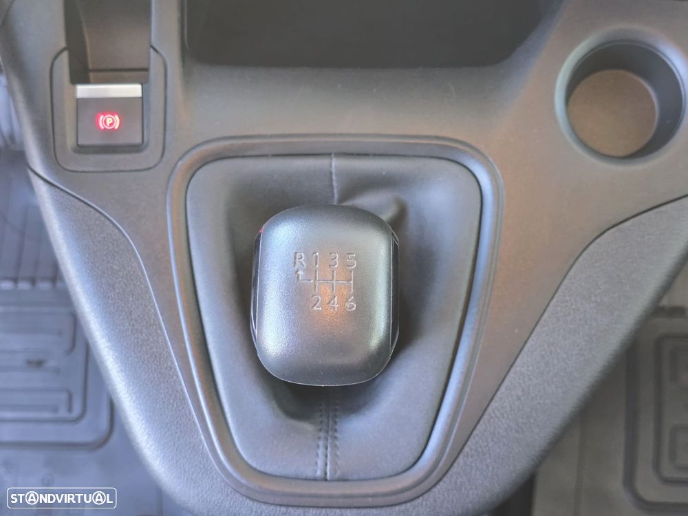 Toyota Proace City 1.5D - 16