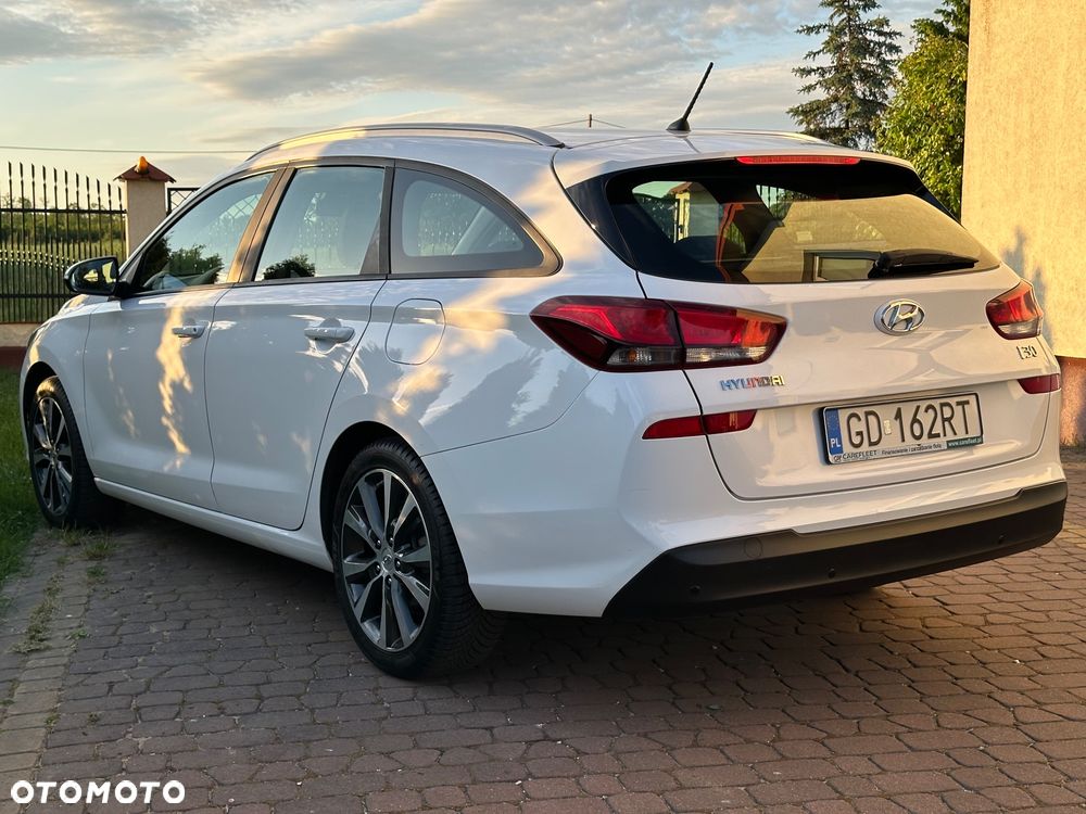 Hyundai i30 1.4 Classic + - 10