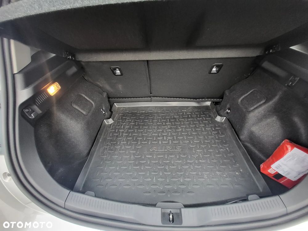 Toyota Auris - 23