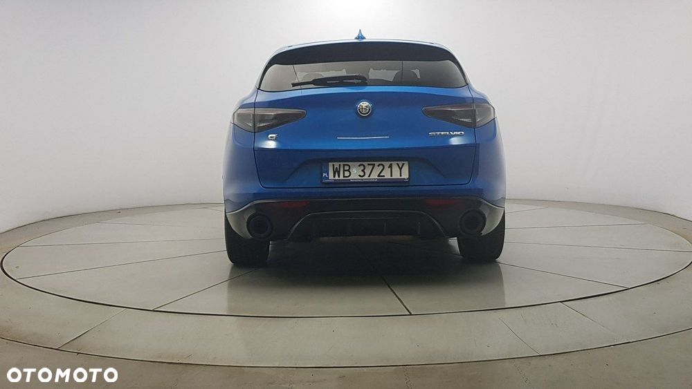 Alfa Romeo Stelvio - 6