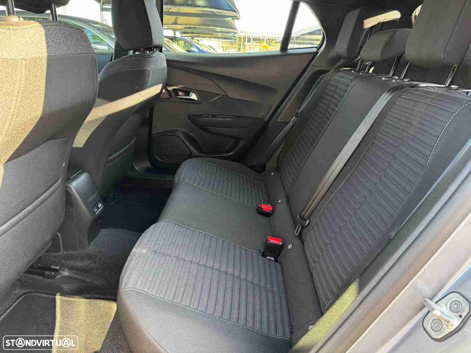 Peugeot e-2008 54 kWh Active - 16