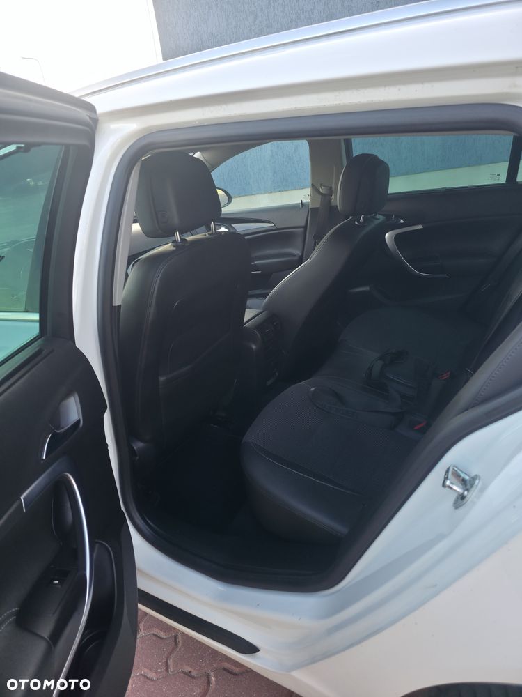 Opel Insignia 2.0 CDTI - 11