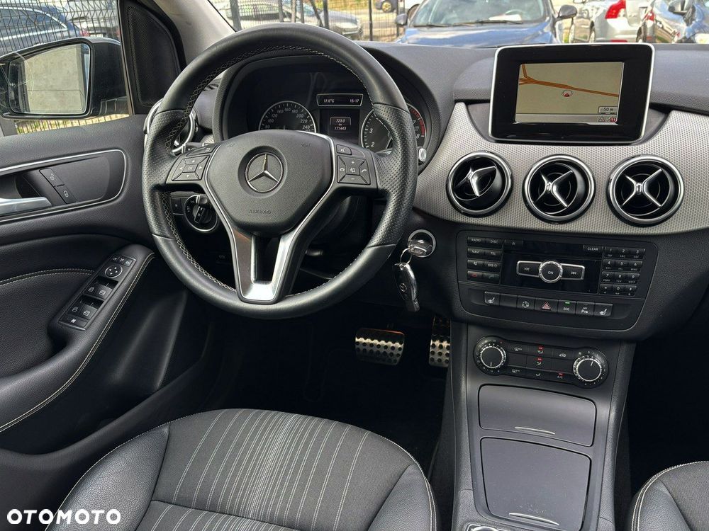 Mercedes-Benz Klasa B 200 7G-DCT UrbanStyle Edition - 22