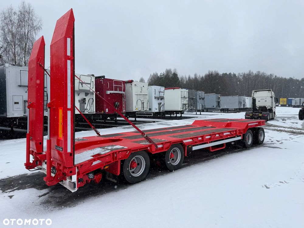 Goldhofer Przyczepa niskopodwoziowa 4-osiowa Długość 9,25 m Najazdy Hydrauliczne 2010 rok - 3