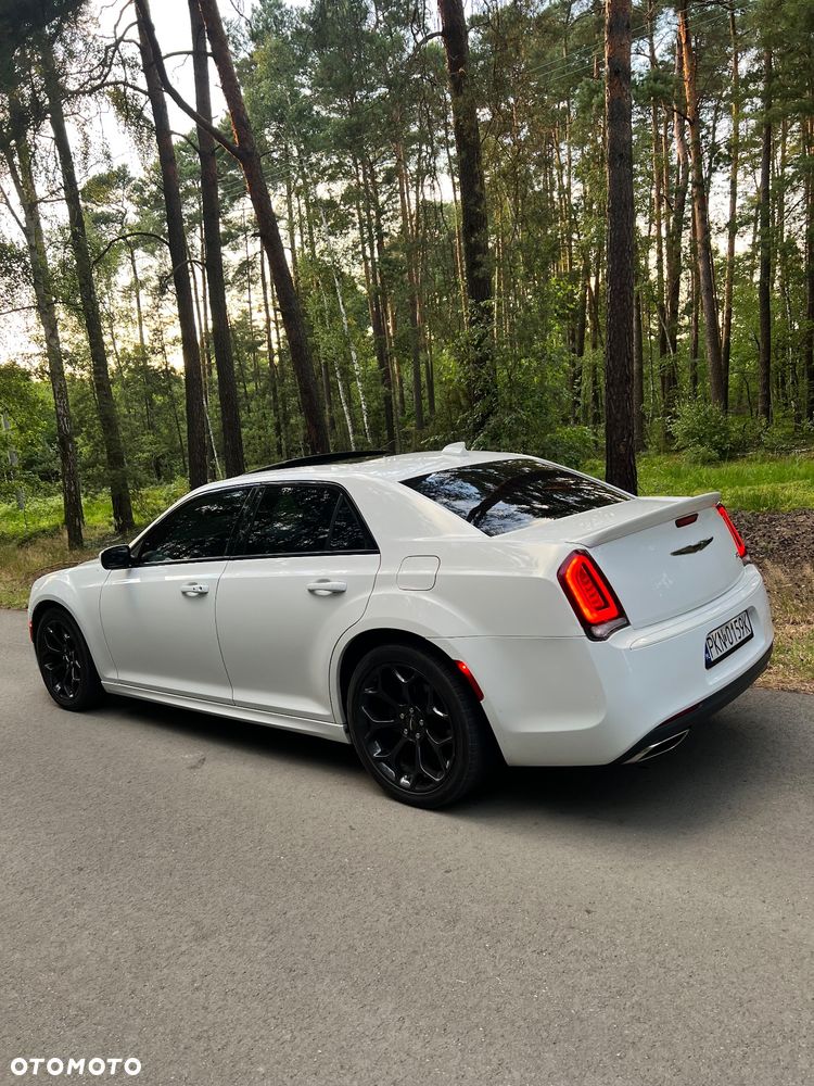 Chrysler 300s - 10