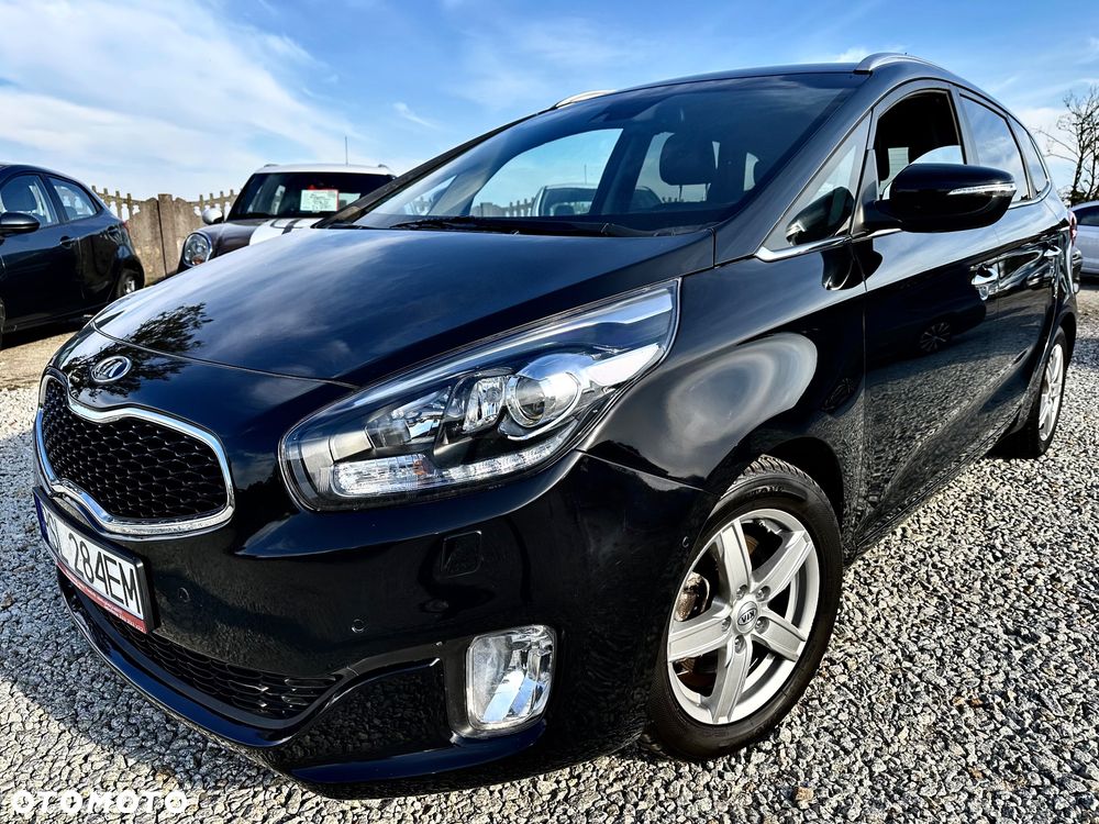 Kia Carens - 25