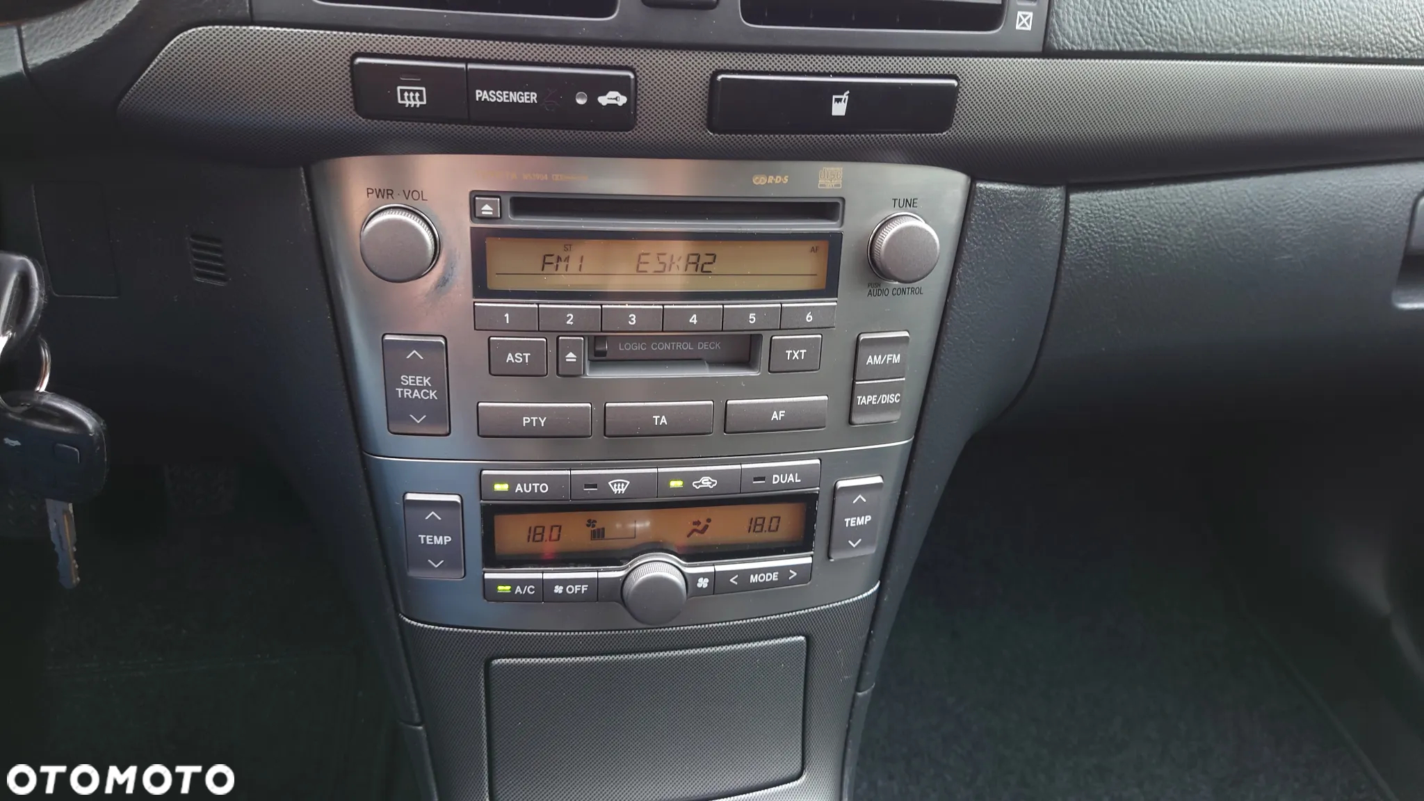 Toyota Avensis 1.8 VVT-i Combi Executive - 23