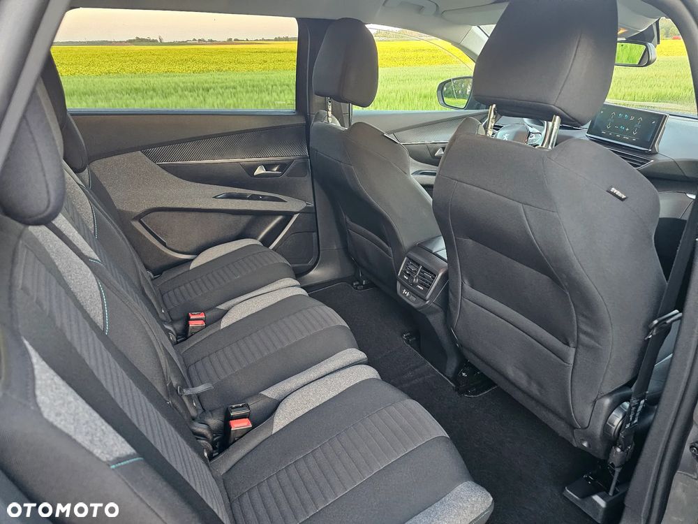Peugeot 5008 - 8