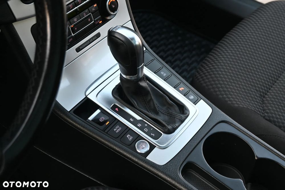 Volkswagen Passat 2.0 TDI DSG BlueMotion Technology Highline - 33