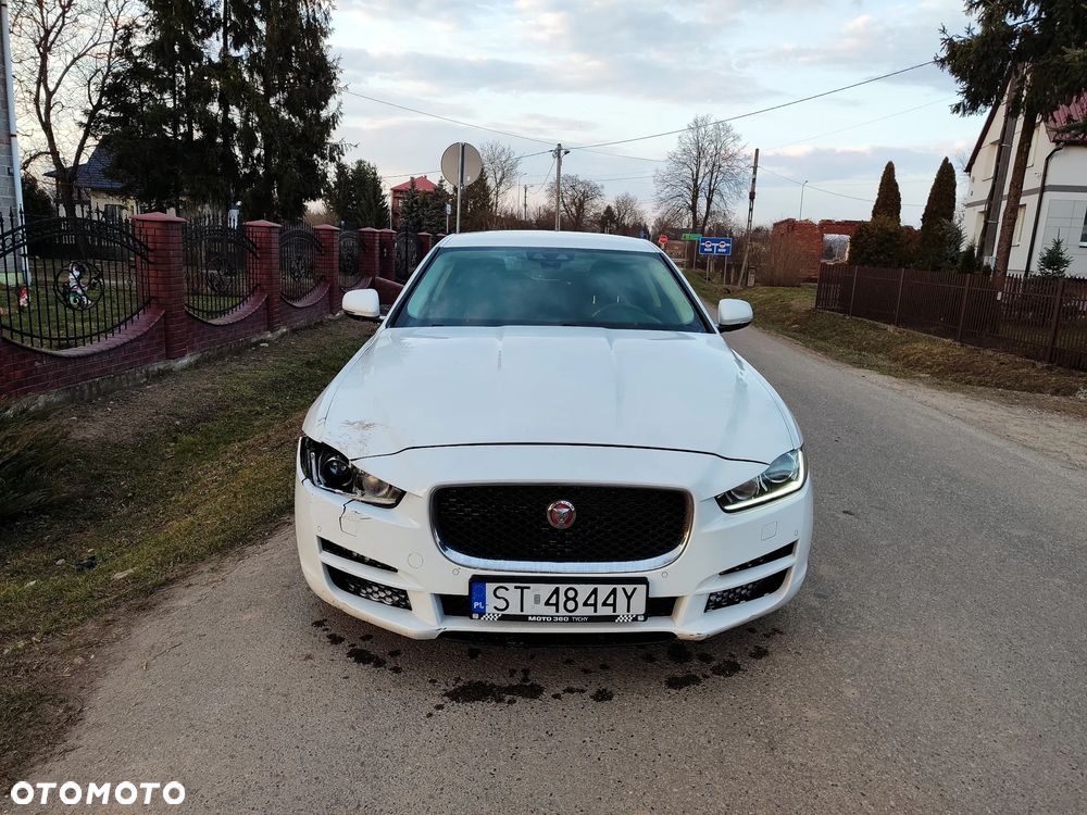 Jaguar XE - 8
