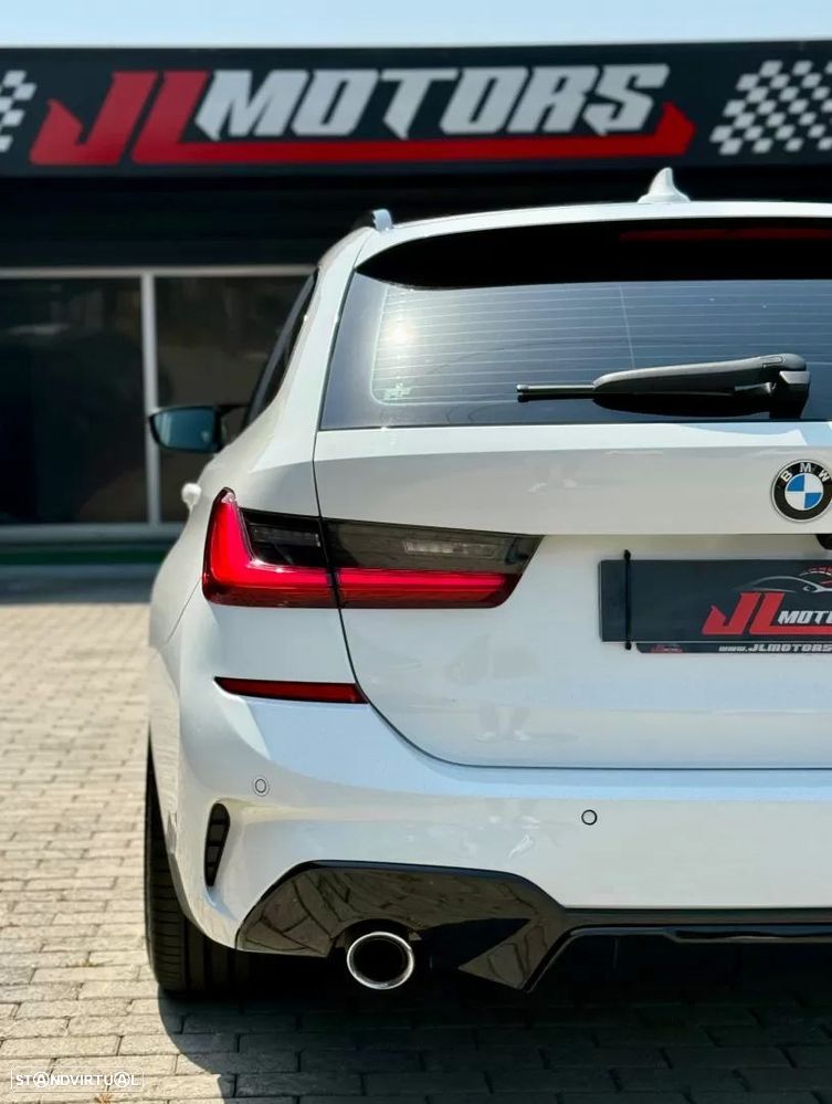 BMW 320 d Touring Pack Desportivo M Auto - 21
