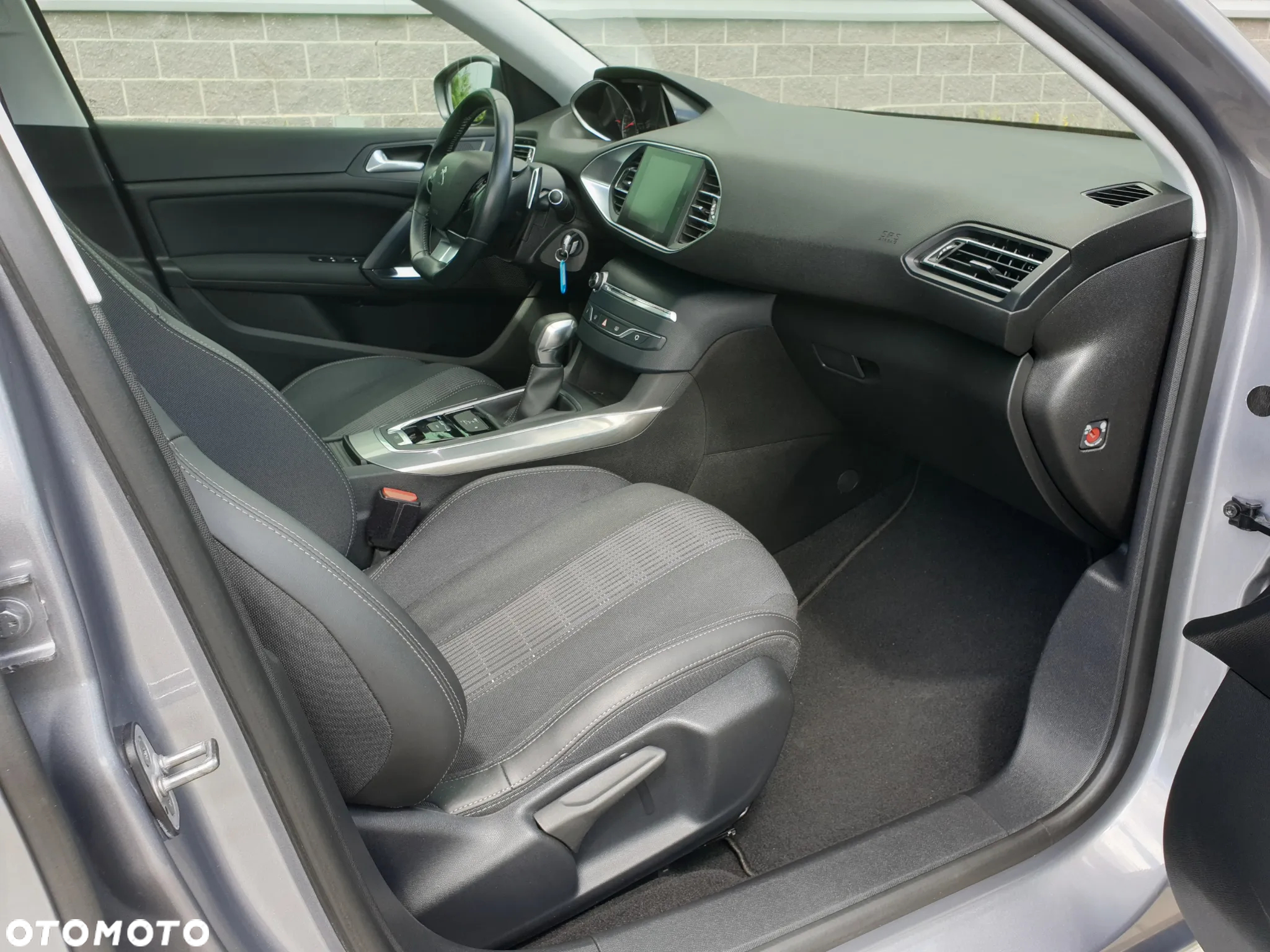 Peugeot 308 1.2 PureTech Allure S&S EAT6 - 16