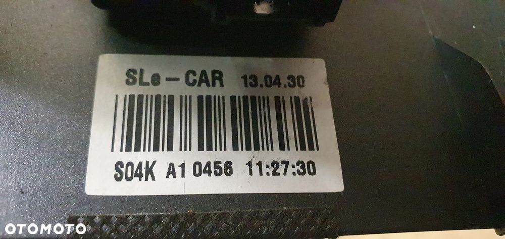 Ramka dekor radia konsoli włącznik awaryjnych Kia Sportage III - 7