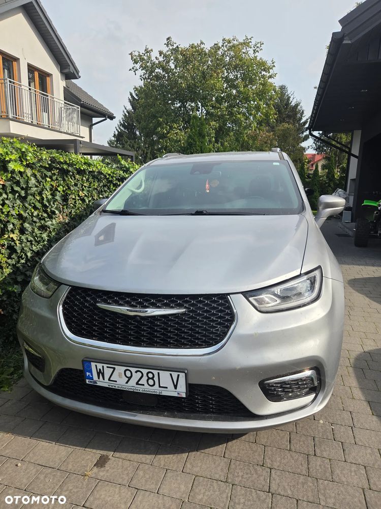 Chrysler Pacifica - 1