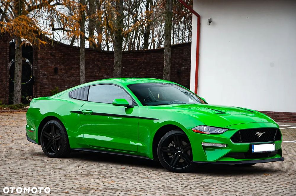 Ford Mustang - 4