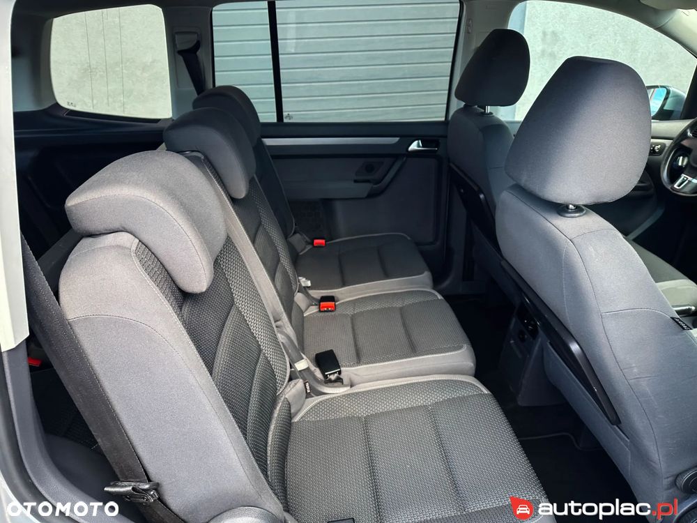 Volkswagen Touran - 28
