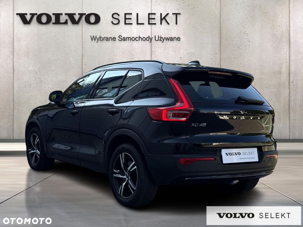 Volvo XC 40 B3 Plus Dark - 4