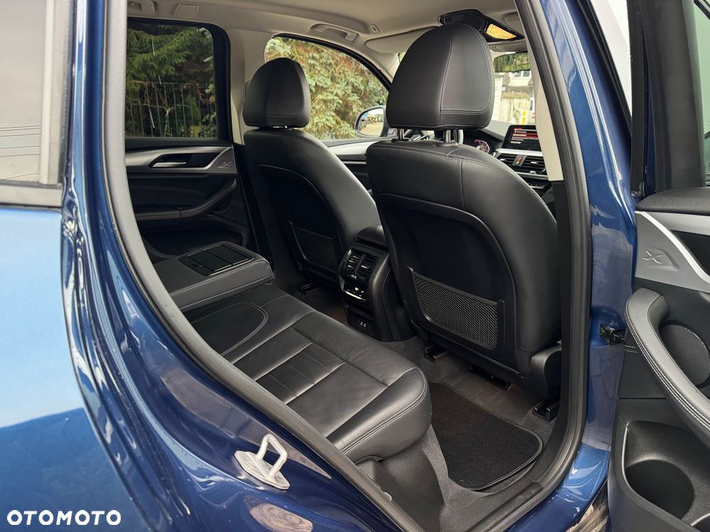 BMW X3 sDrive18d Advantage - 23