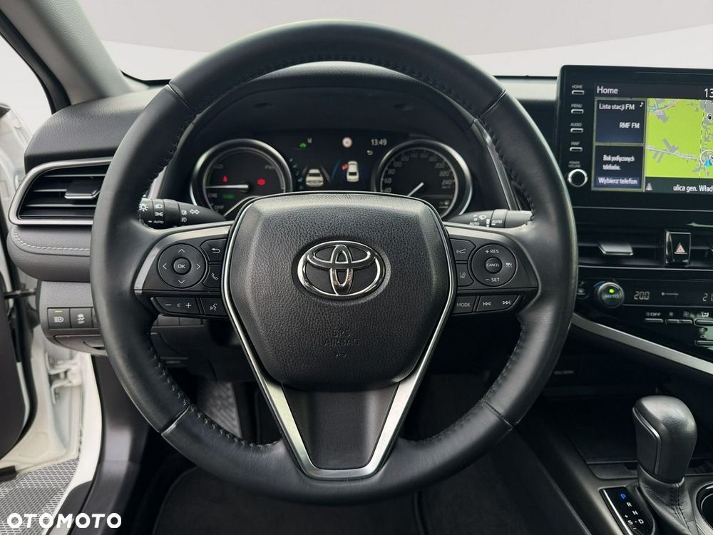 Toyota Camry - 16