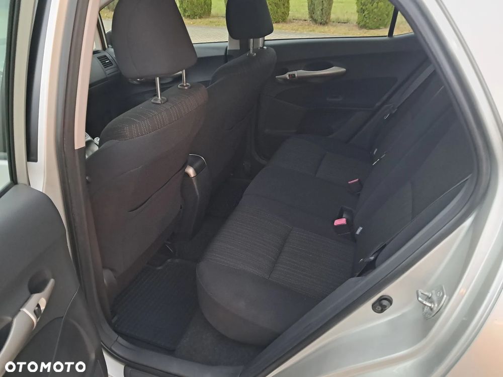 Toyota Auris 1.6 VVT-i Executive - 16