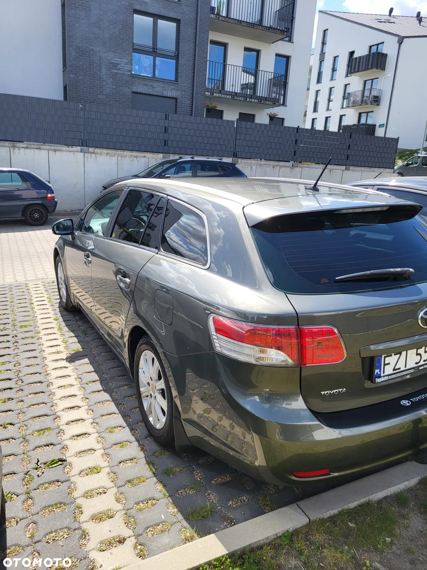 Toyota Avensis - 8