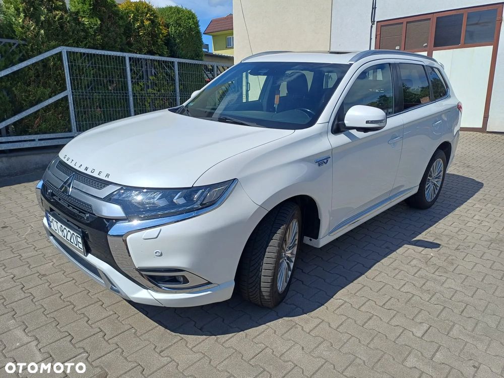 Mitsubishi Outlander 2.4 4WD Diamant+ - 2