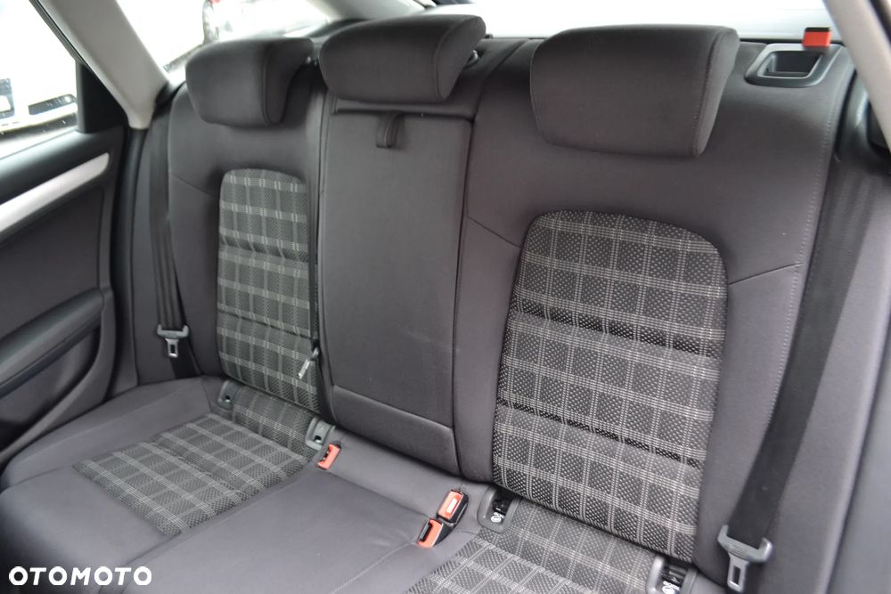 Audi A4 Avant 2.0 TDI DPF quattro - 19