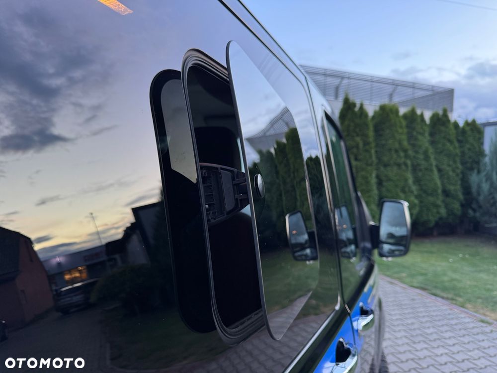 Ford Tourneo Custom 2.0 EcoBlue L1 Titanium - 12